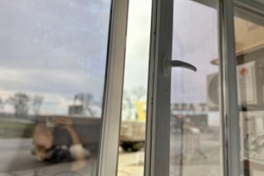 Один поворот отвертки - и больше никаких сквозняков: как перевести окна в &quotзимний&quot режим ИА Stavropol.Media