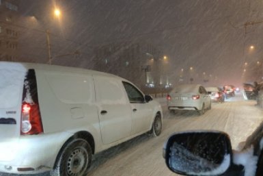 Сильный снегопад парализовал дороги Ставрополя ИА Stavropol.Media