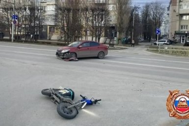 Парень на электровелосипеде попал под колёса машины в Ставрополе Госавтоинспекция Ставрополья