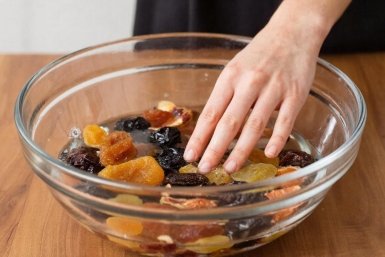 Продавец сухофруктов проболтался: зачем на самом деле мыть курагу из закрытой упаковки и при чем тут кипяток