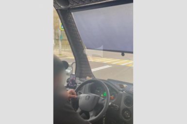 На водителя маршрутки, смотревшего видео за рулем, пожаловался ставрополец Читательница ИА Stavropol.Media