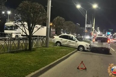 Грузовик спровоцировал ДТП с участием трёх легковушек в Ставрополе Госавтоинспекция Ставрополя