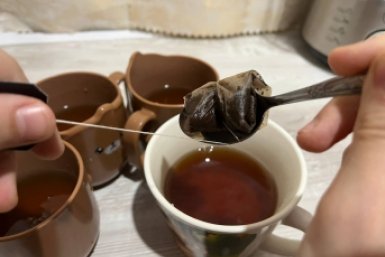 Зачем вешать чайный пакетик на дверную ручку - знают лишь единицы: трюк хитрых хозяек