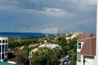 Двойная радуга раскинулась над Ставрополем после дождя 14 мая
