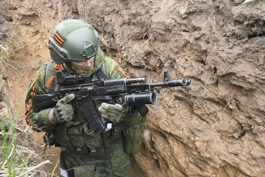 В штурме мелочей нет: штурмовик с позывным &quotКот&quot - об опыте и фатализме &quotВоенный вестник Юга России&quot (12+)