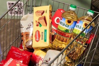 Цены упали почти на 50%: россиянам рассказали, какие продукты стали намного дешевле - список
