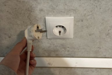 Вытягивает деньги из кошелька, пока вы спите: какой бытовой прибор в квартире жрет электричество, даже если он выключен