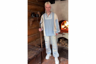 SHAMAN сжёг свои кожаные штаны в русской печи Соцсети артиста