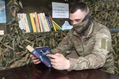 Читай, воин: из Севастополя на передовую отправляют книги