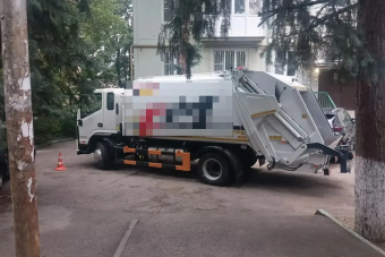 Водитель мусоровоза насмерть сбил мужчину во дворе жилого дома в Кисловодске Госавтоинспекция Ставрополья