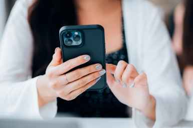 Т2 расширил список сервисов, доступных абонентам при минусе на балансе Shutterstock/ Pickadook