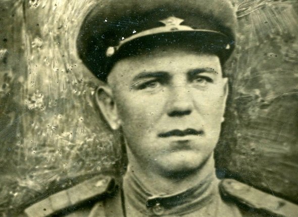 Имя Победы: важный чиновник и героический старлей Пётр Литвиненко