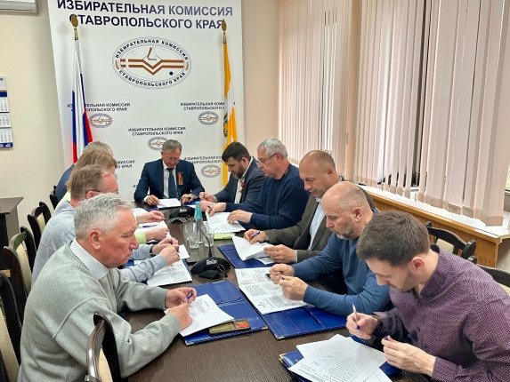 В Ставрополе заработают 16 елочных базаров во всех трех районах