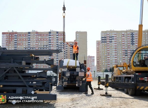 Каркас модульного бассейна на улице Тухачевского начали возводить в Ставрополе