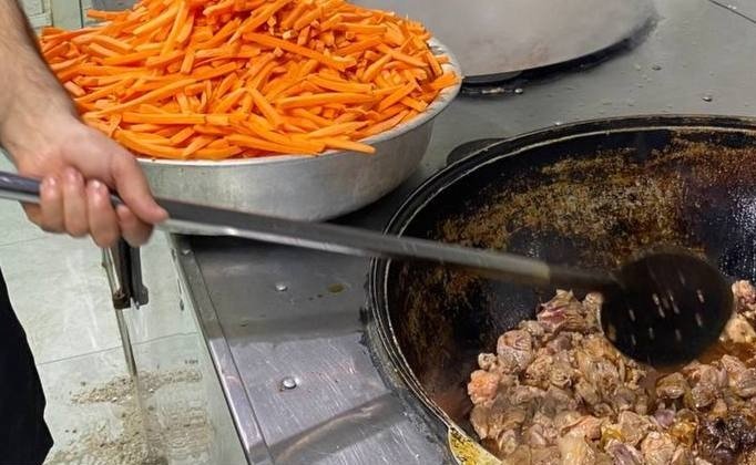 Пловом и молитвой отмечают праздник Ураза-Байрам мусульмане Ставрополья