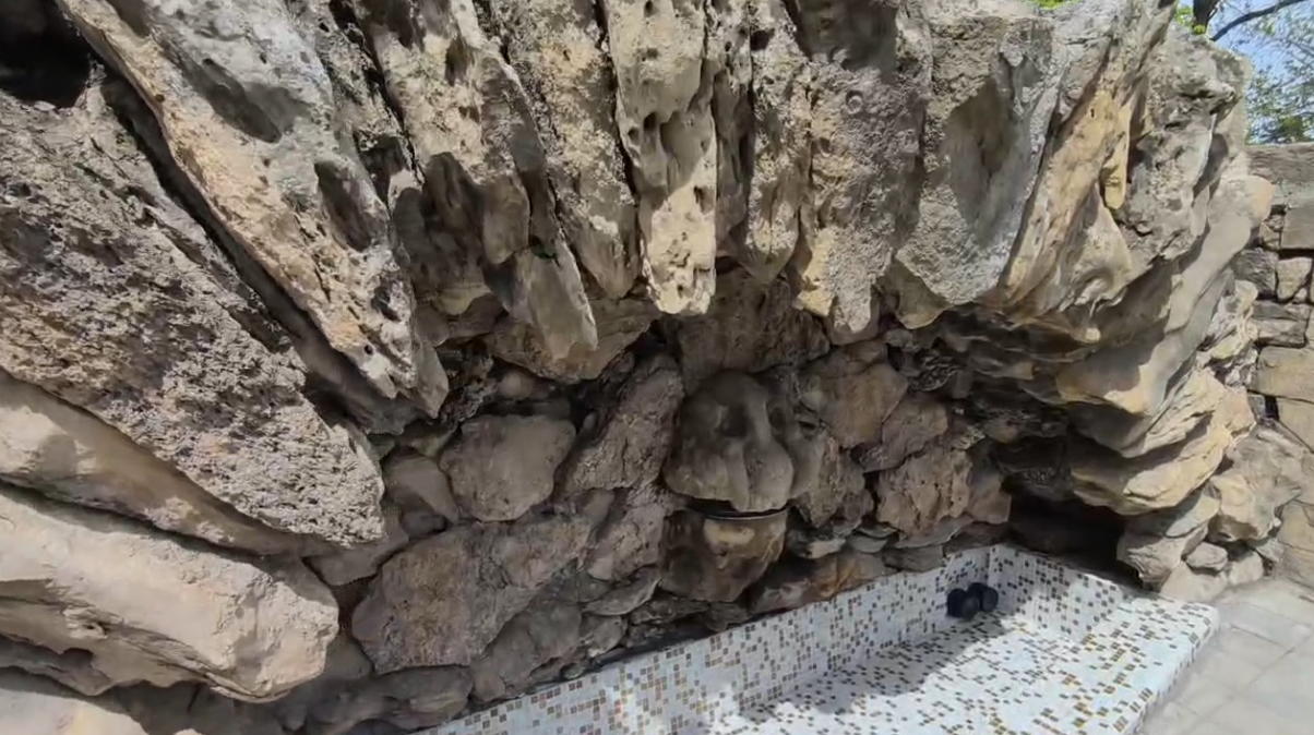 В Ставрополе после долгого простоя запустили фонтан у памятника Хетагурову соцсети Ивана Ульянченко