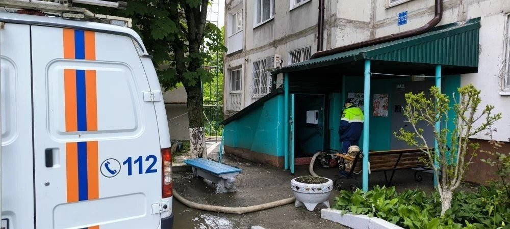 Последствия мощного ливня устраняют коммунальные службы в Ставрополе Мэрия Ставрополя