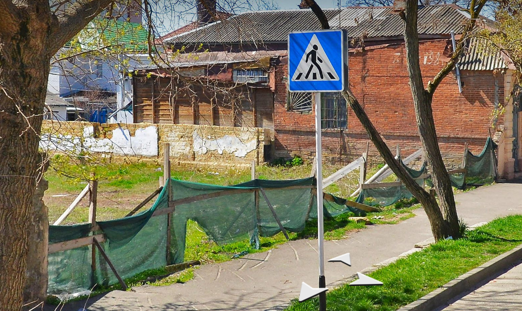 В центре Ставрополя на месте аварийных домов построят восьмиэтажку с паркингом скриншот Яндекс-карт (6+)