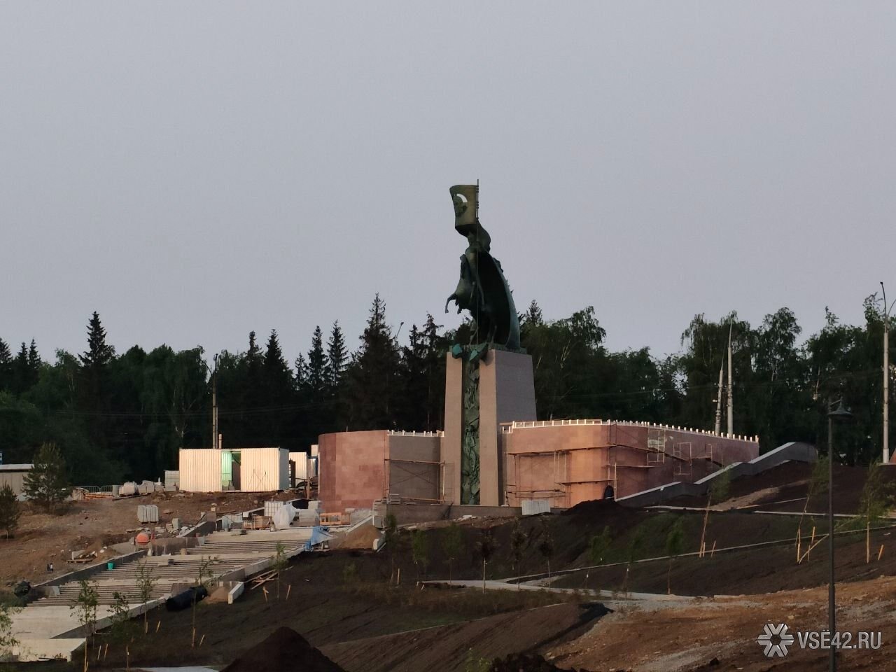 Памятник Невскому полмиллиарда рублей продолжают обсуждать горожане в Кемерове VSE42.Ru