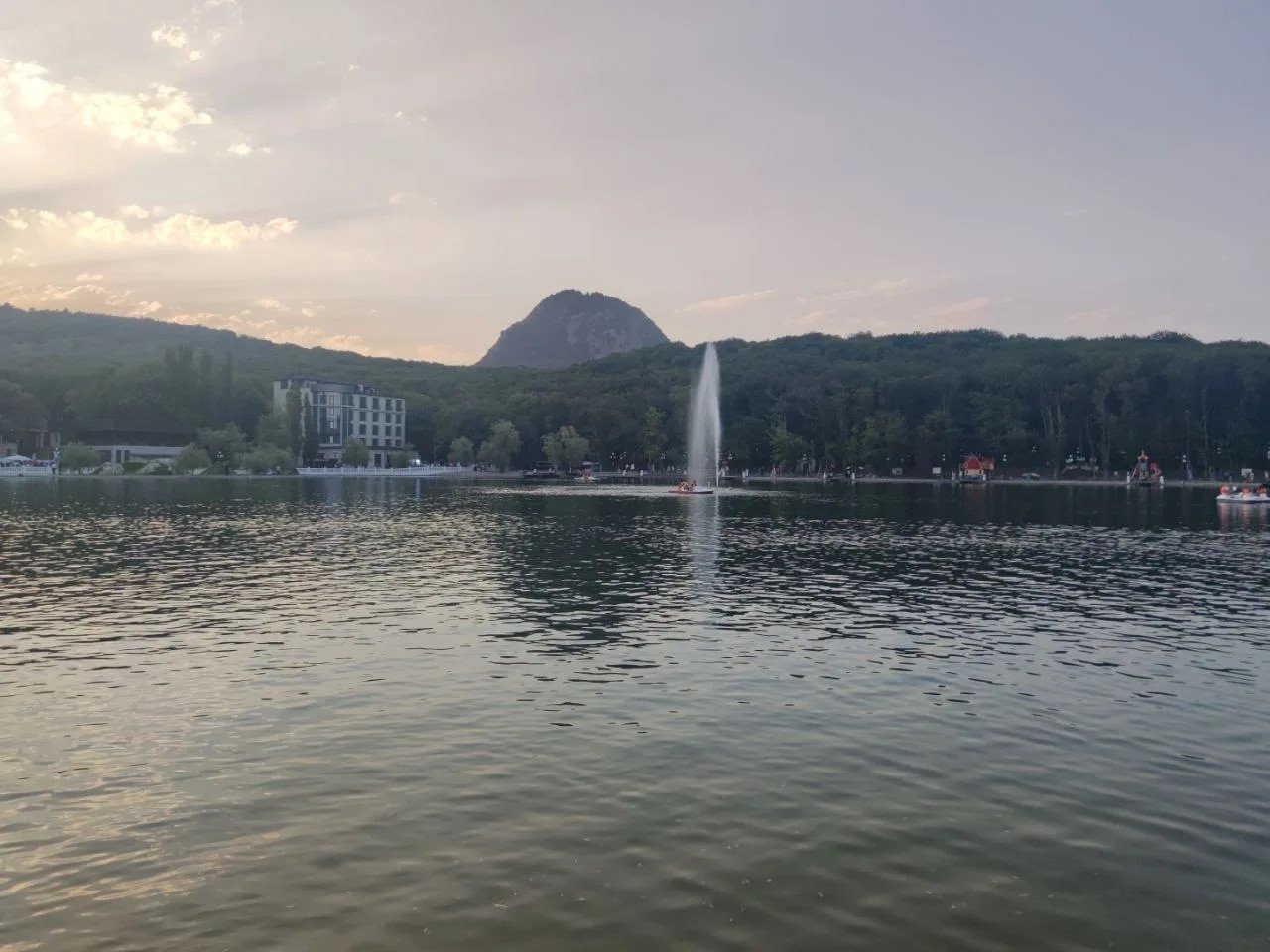 Фотосессии с хищными птицами запретили в курортных локациях Железноводска ИА Stavropol.Media