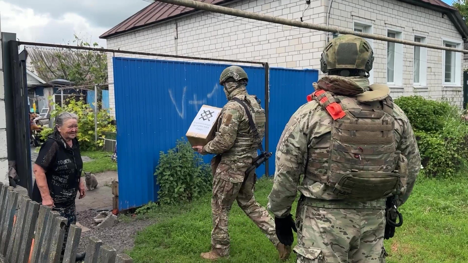 Создают полосу безопасности: как помогают жителям на линии боевого соприкосновения