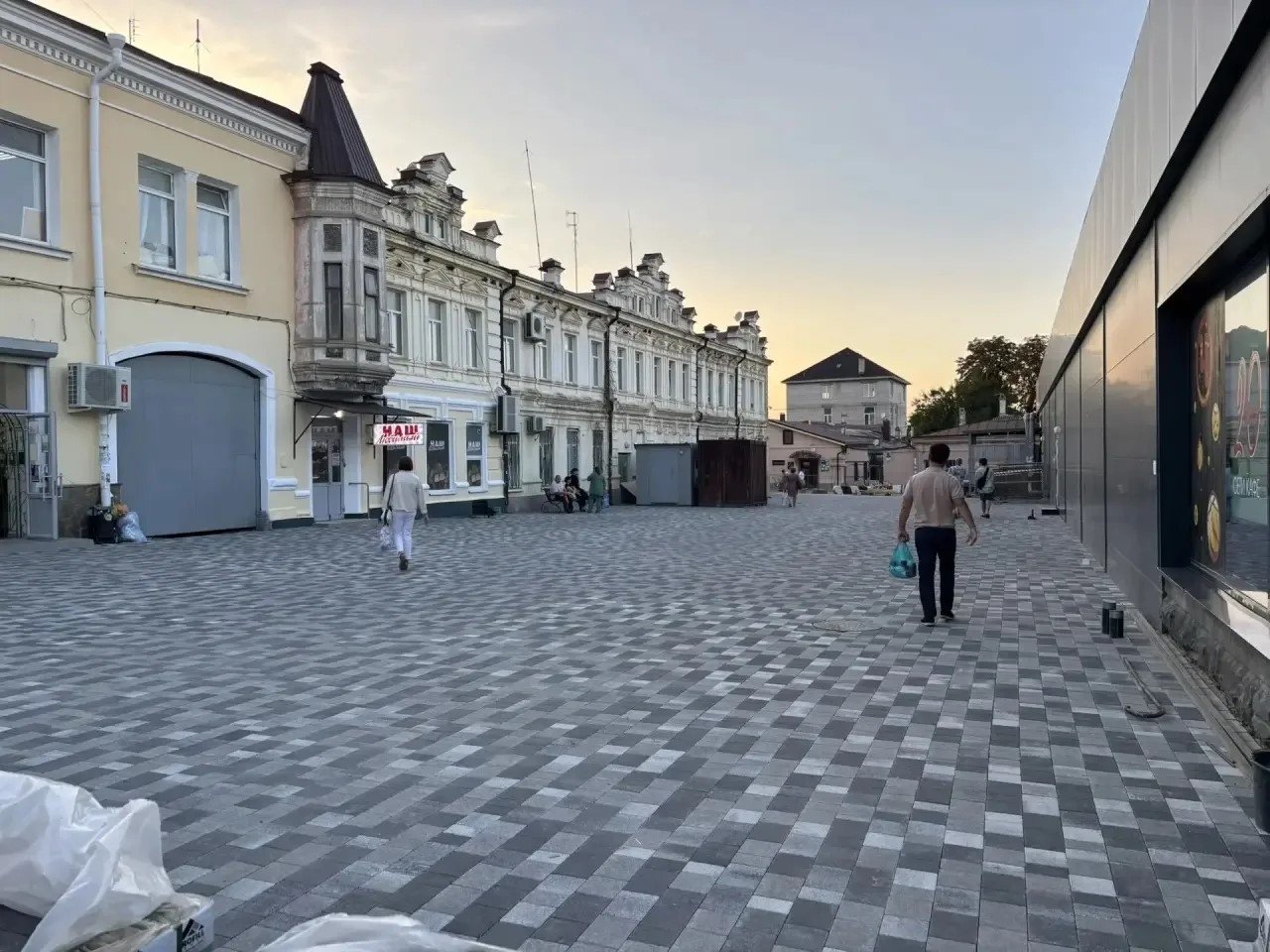 Когда закончатся работы в пешеходной зоне улицы Шаумяна в Ставрополе, рассказал мэр города
