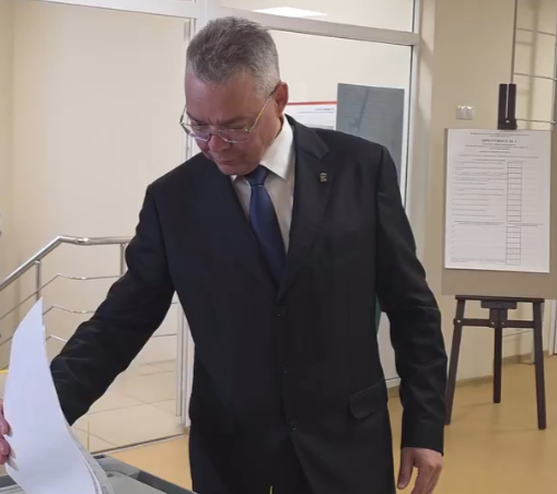 Чиновники в числе первых проголосовали на выборах 18 сентября на Ставрополье