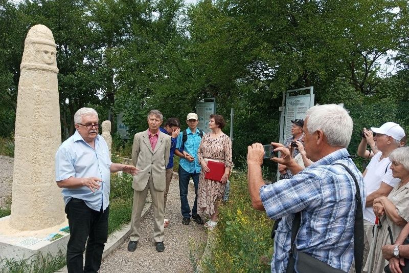 Копию древнего изваяния установили в пятигорском музее под открытым небом, 2022 г.