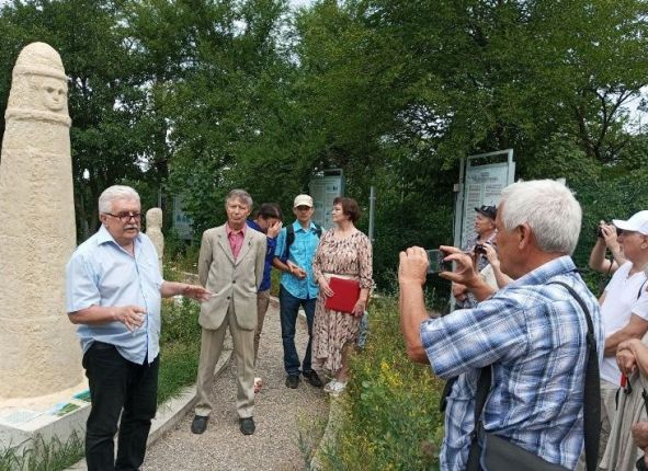 Копию древнего изваяния установили в пятигорском музее под открытым небом, 2022 г.