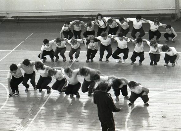 Урок физкультуры в ставропольском строительном техникуме, 1987 год.